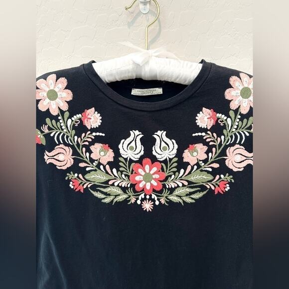 ZARA TRAFALUC | Black Embroidered Print Floral Boho Short Sleeve Tee | Small - Picture 4 of 7